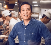 <b>不到48小时！两次点名贾国龙强硬的他究竟仍是服</b>